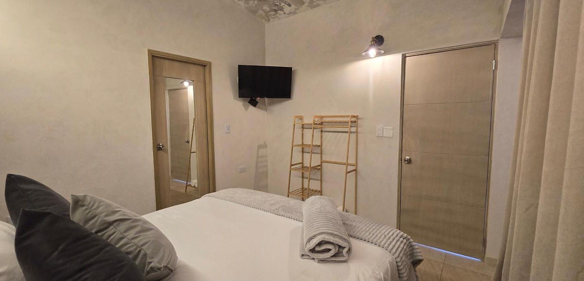 Agena Cabrero Hotel *