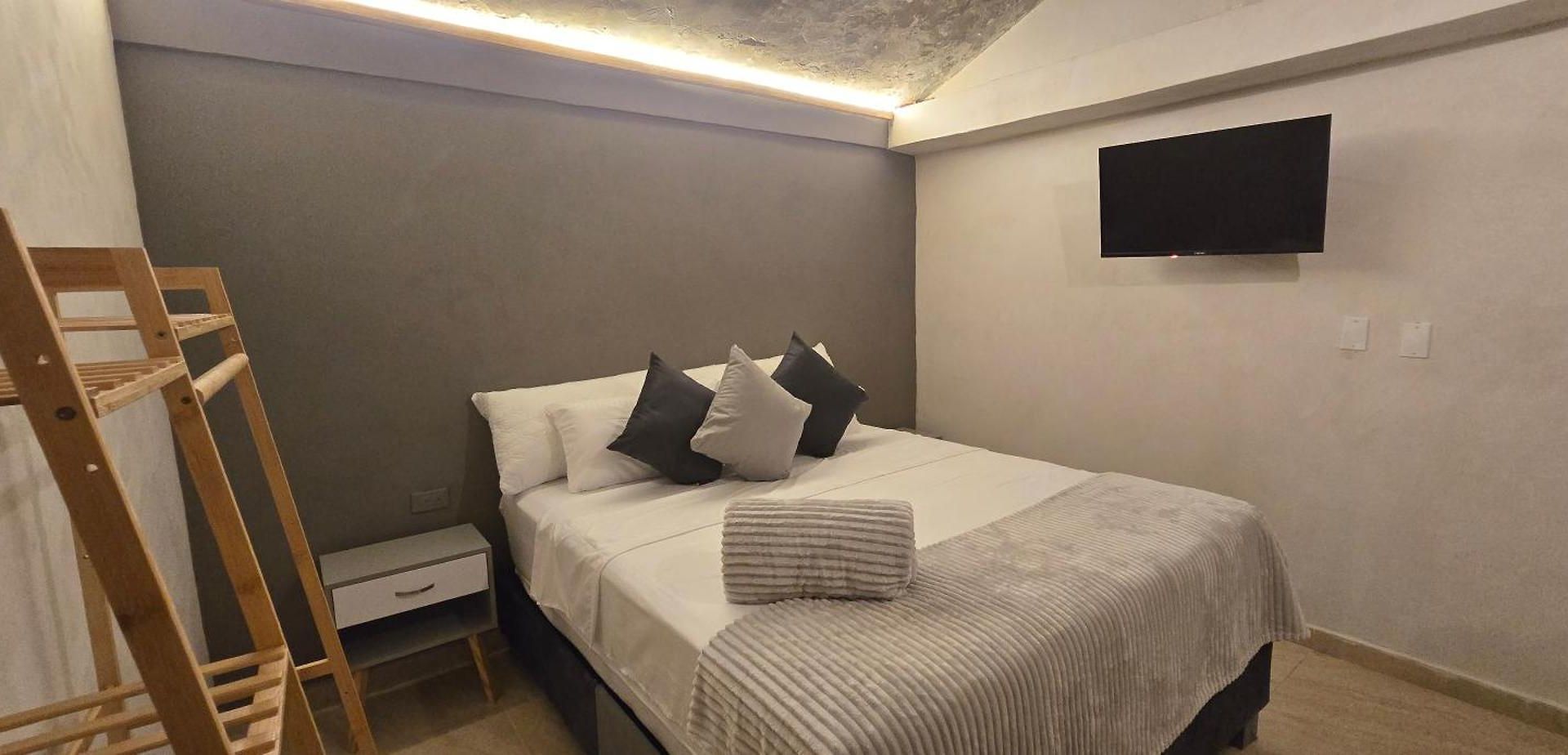 Agena Cabrero Hotel *
