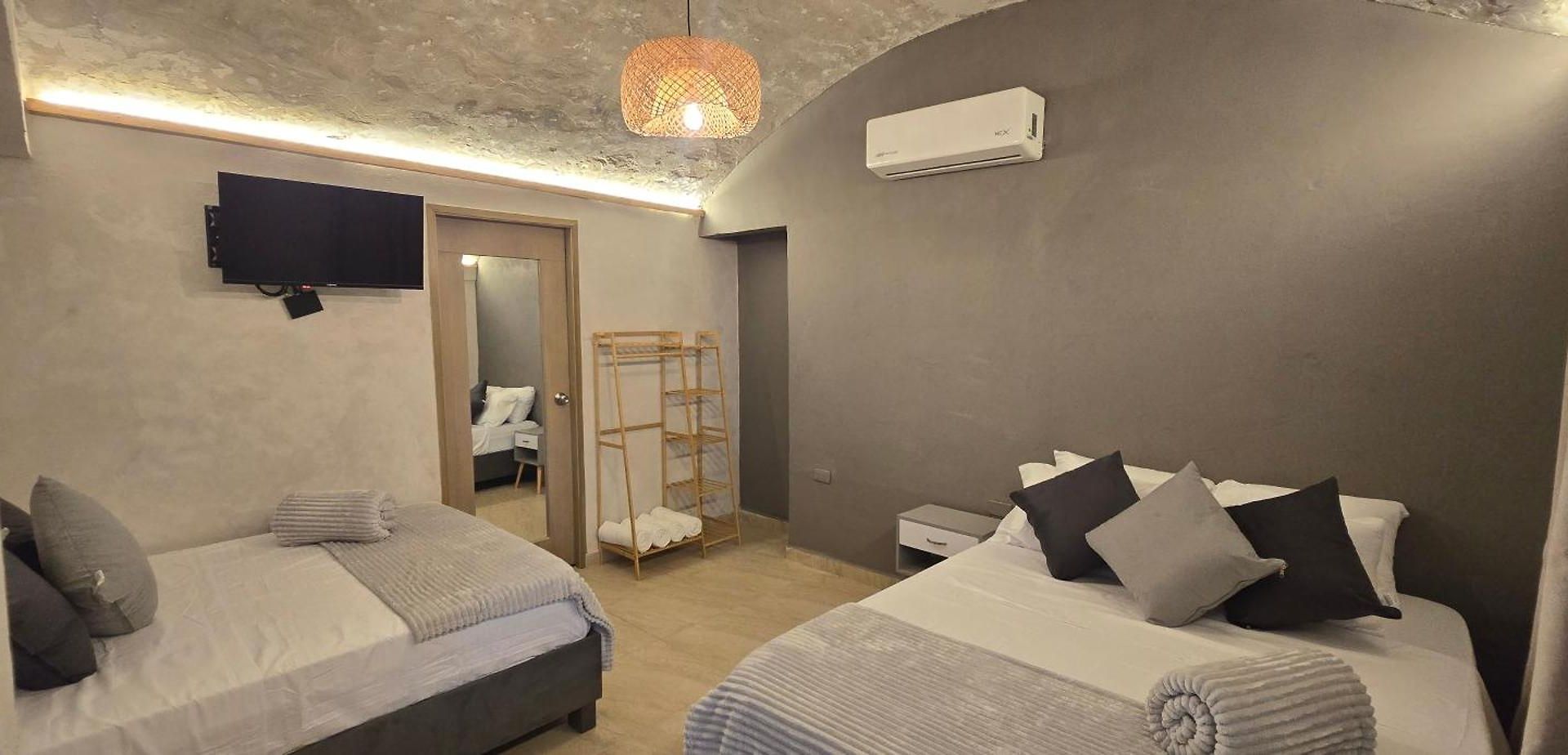 Agena Cabrero Hotel