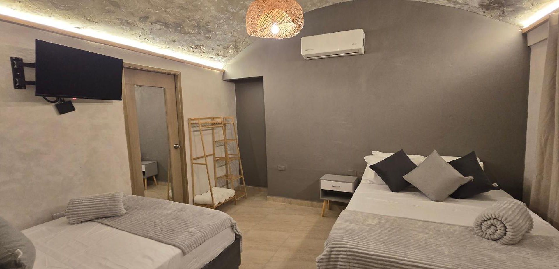 Agena Cabrero Hotel